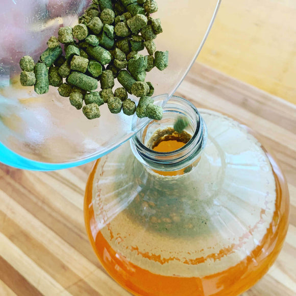 Dry Hopping a New England IPA Homebrew with Mosaic and Cascade Hops